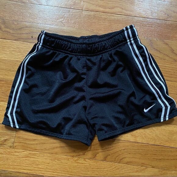 Under Armour & Nike Girls Mesh Athletic Shortie Shorts Lot of 2 - Youth Medium - Picture 6 of 9